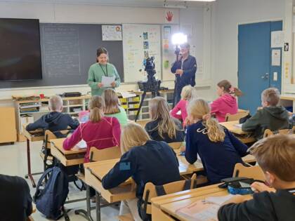 Elokuvan kuvaukset koululuokassa