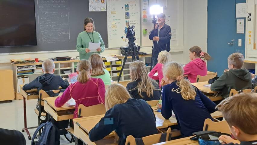 Elokuvan kuvaukset koululuokassa